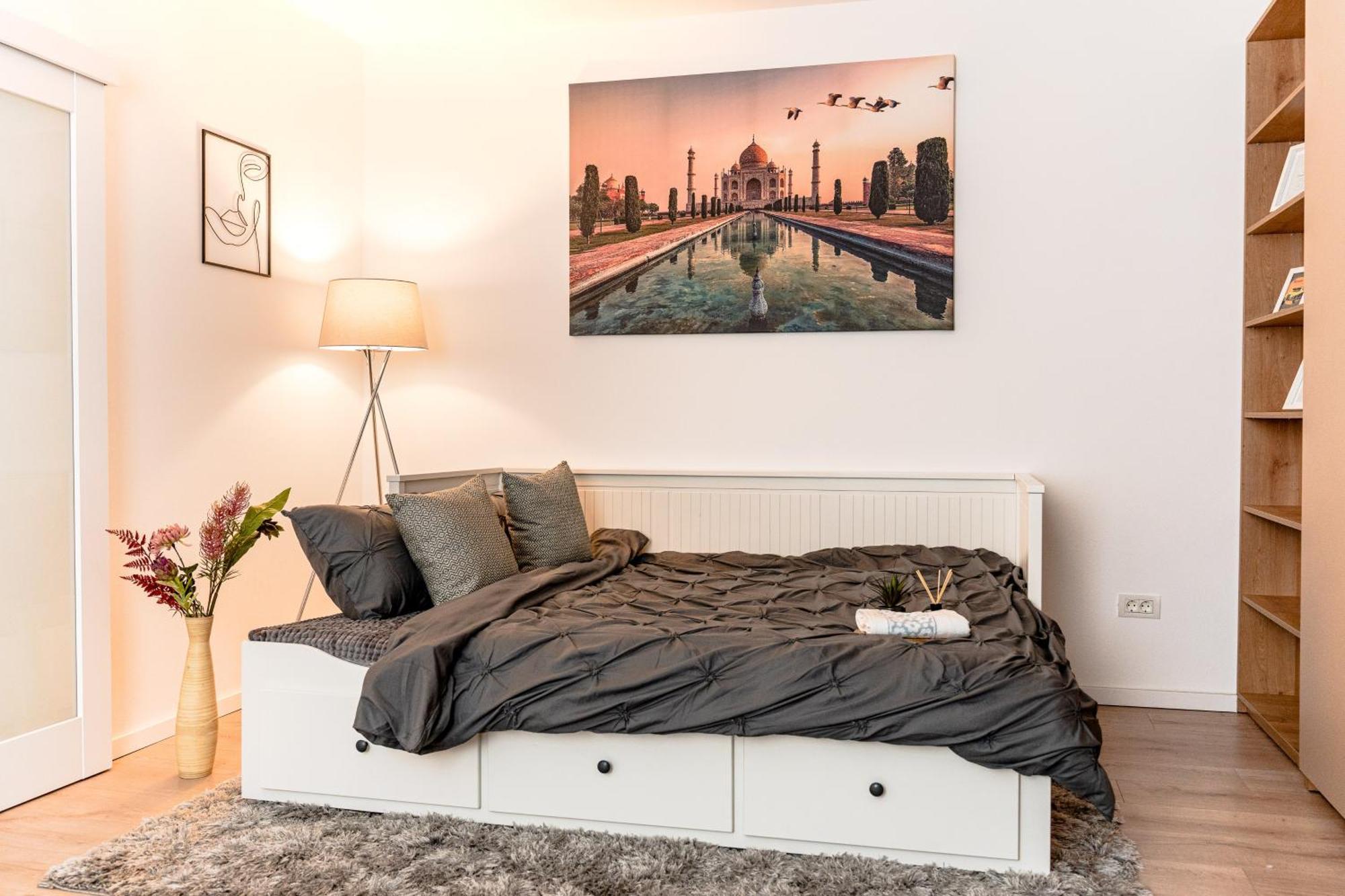 Central Athena Studio - Inima Pietei Unirii - By Openhouse Apartments Тимишоара Экстерьер фото